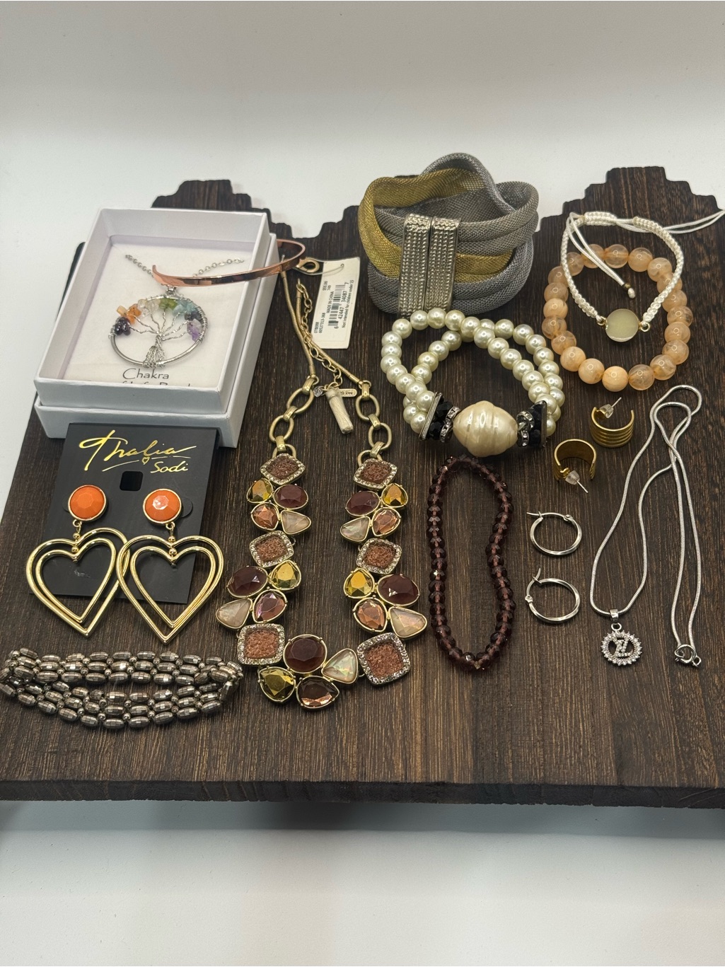 13 Piece Bundle Mix Material/Design. Necklaces, Bracelets & Earrings. New/Used